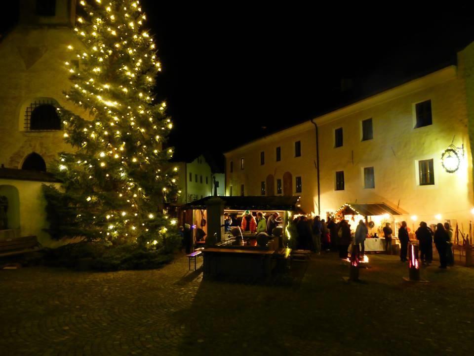 Gasthof Albergo Kreuzwirt Фіє Екстер'єр фото