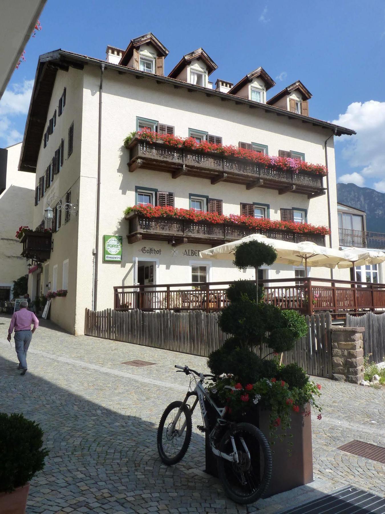 Gasthof Albergo Kreuzwirt Фіє Екстер'єр фото