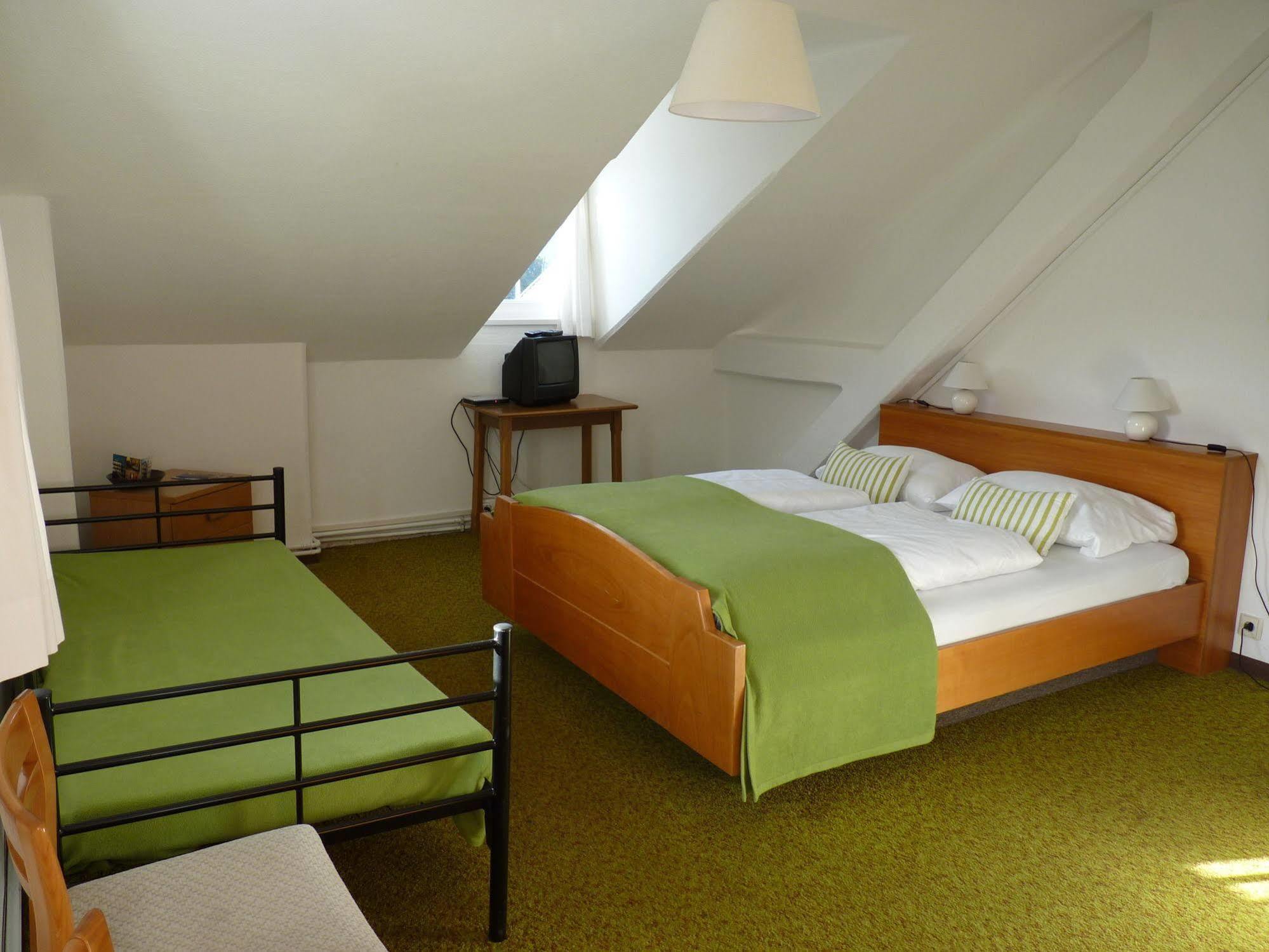 Gasthof Albergo Kreuzwirt Фіє Екстер'єр фото
